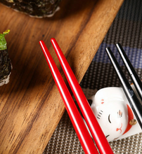 Load image into Gallery viewer, Maneki-neko | Panda chopsticks and chopstick holders set