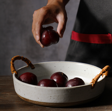 Load image into Gallery viewer, Ceramic fruit tray with Rattan Handle