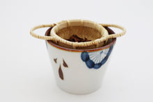 Load image into Gallery viewer, Bamboo tea strainer with two side handle