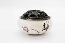 Load image into Gallery viewer, Round incense burner