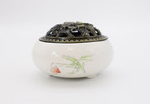 Load image into Gallery viewer, Round incense burner