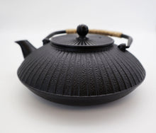 Load image into Gallery viewer, Japanese style cast iron teapot set | Black