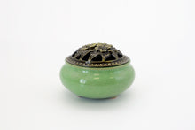 Load image into Gallery viewer, Round incense burner