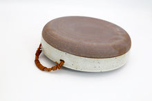 Load image into Gallery viewer, Ceramic fruit tray with Rattan Handle