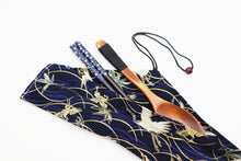 Load image into Gallery viewer, Crane Japanese Wood Chopsticks Set