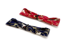 Load image into Gallery viewer, Crane Japanese Wood Chopsticks Set