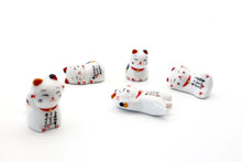 Load image into Gallery viewer, Maneki-neko chopstick holder set
