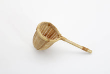 Load image into Gallery viewer, Bamboo tea strainer with straight handle