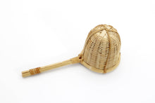 Load image into Gallery viewer, Bamboo tea strainer with straight handle