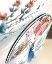 Load image into Gallery viewer, Chinese Style Greeting Cards | Fan with a high quality tassel