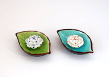 Load image into Gallery viewer, Ceramics lotus incense holder