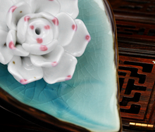 Load image into Gallery viewer, Ceramics lotus incense holder