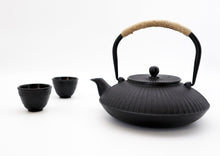 Load image into Gallery viewer, Japanese style cast iron teapot set | Black