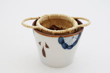 Load image into Gallery viewer, Bamboo tea strainer with two side handle
